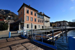 Residenza di Prestigio In Riva al Lago Marone Primo Piano Marone